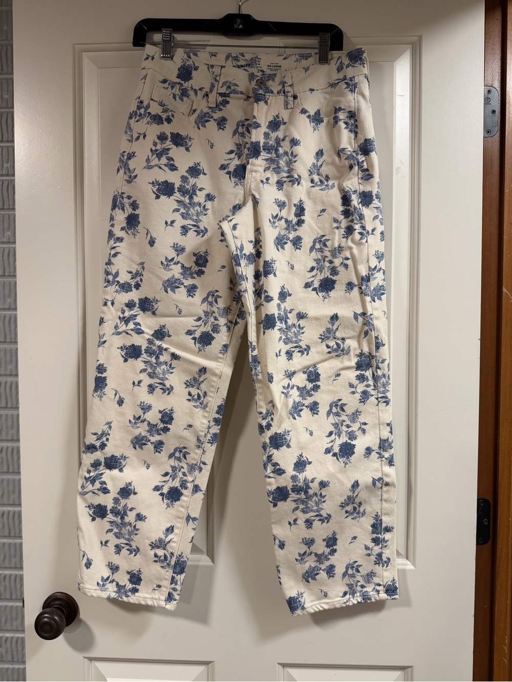 Old Navy OG Loose Jeans 4 Petite Blue Floral High Rise Cream Denim EUC
